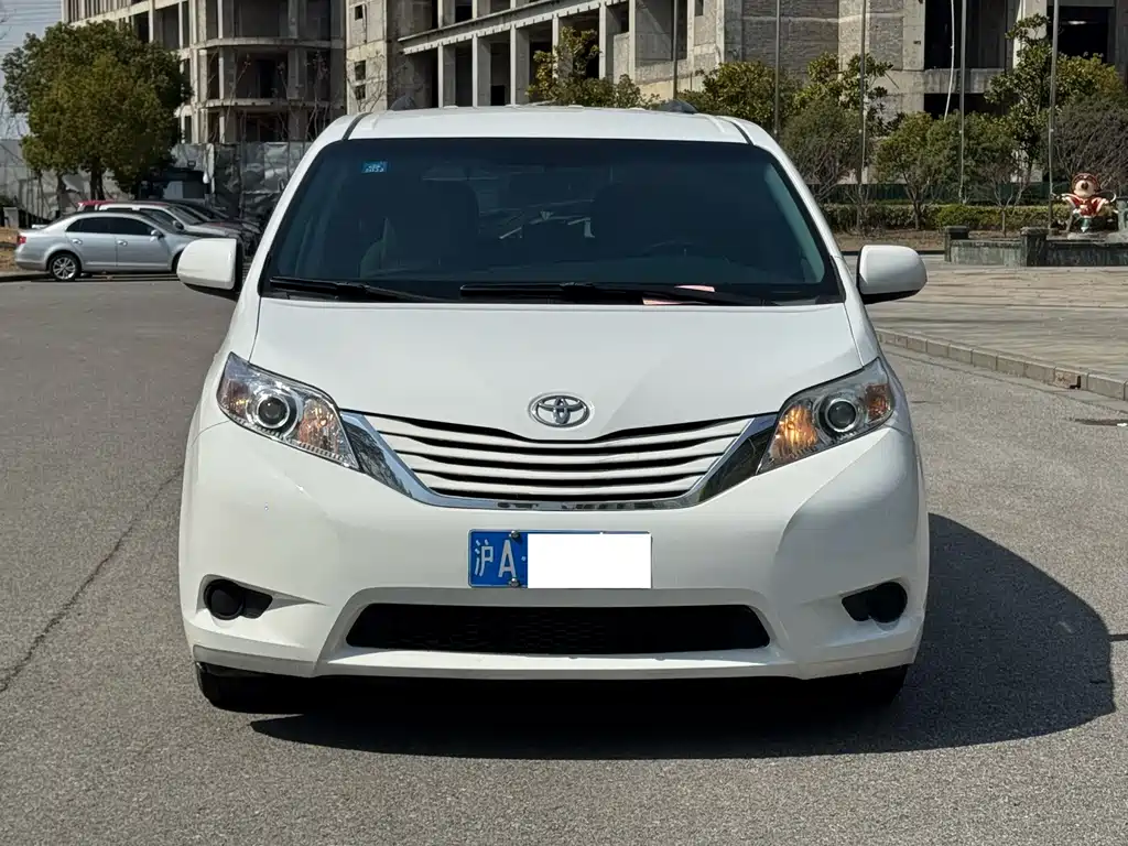 TOYOTA SIENNA