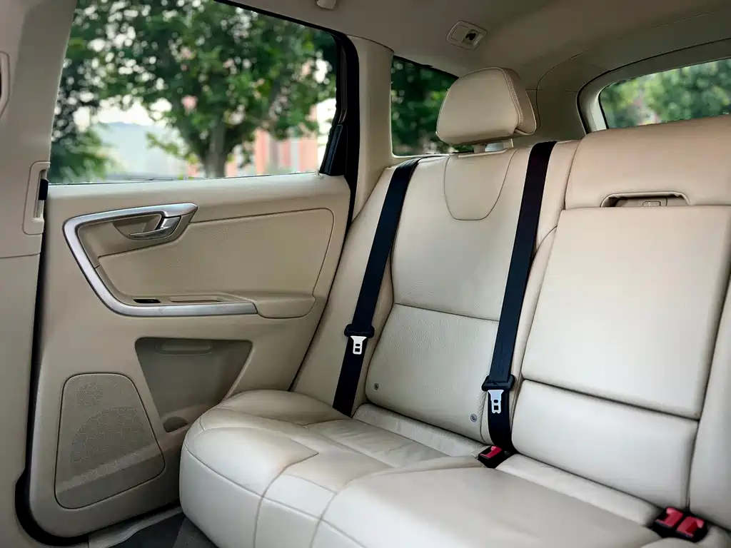 Volvo XC60 (Import) — миниатюра 28