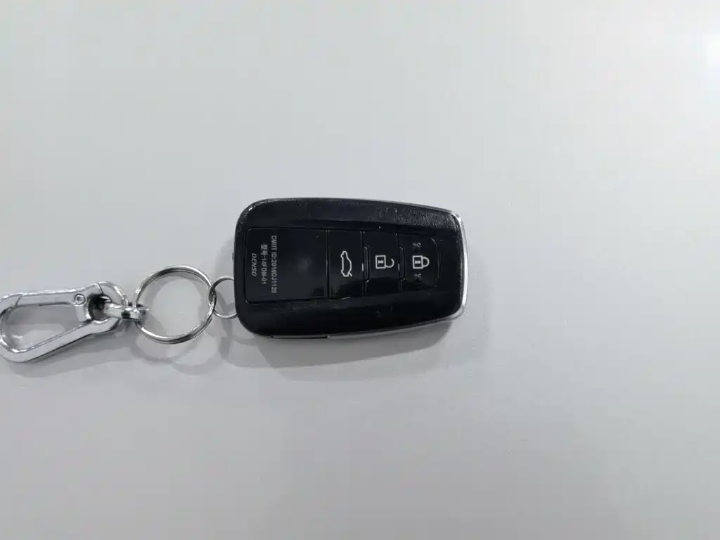 Toyota Camry — миниатюра 19