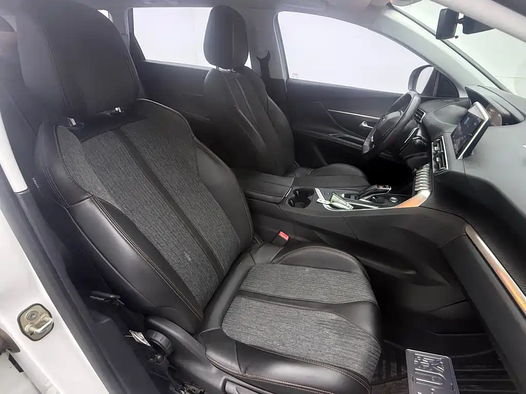 Peugeot 5008 2017 380THP 7 мест Elite