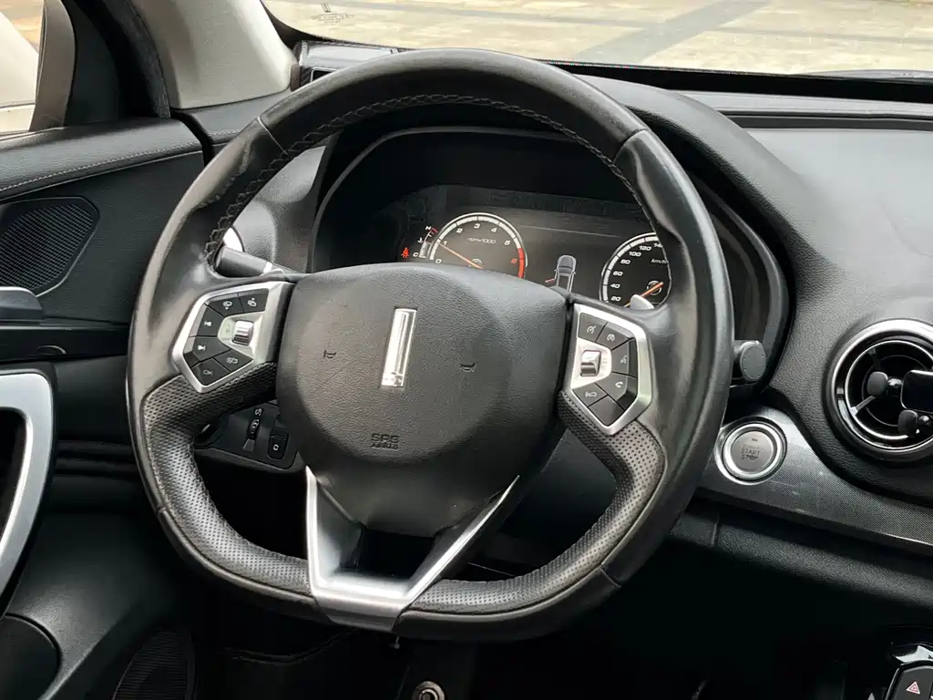 Wey Wey VV7 — миниатюра 11