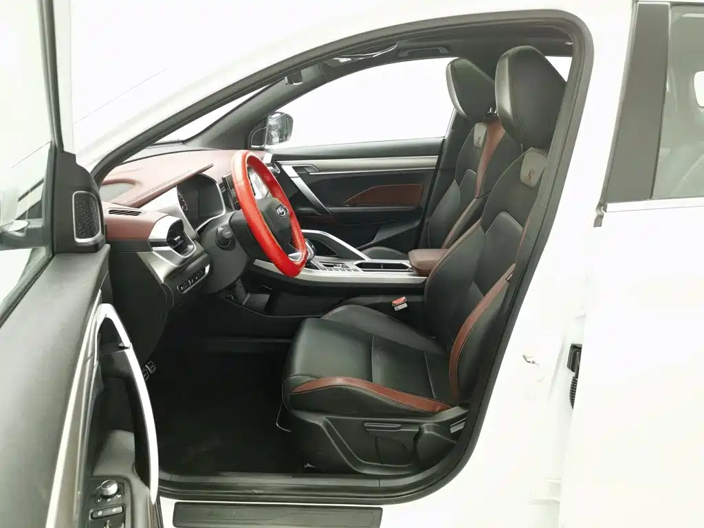 Geely Binyue — миниатюра 10