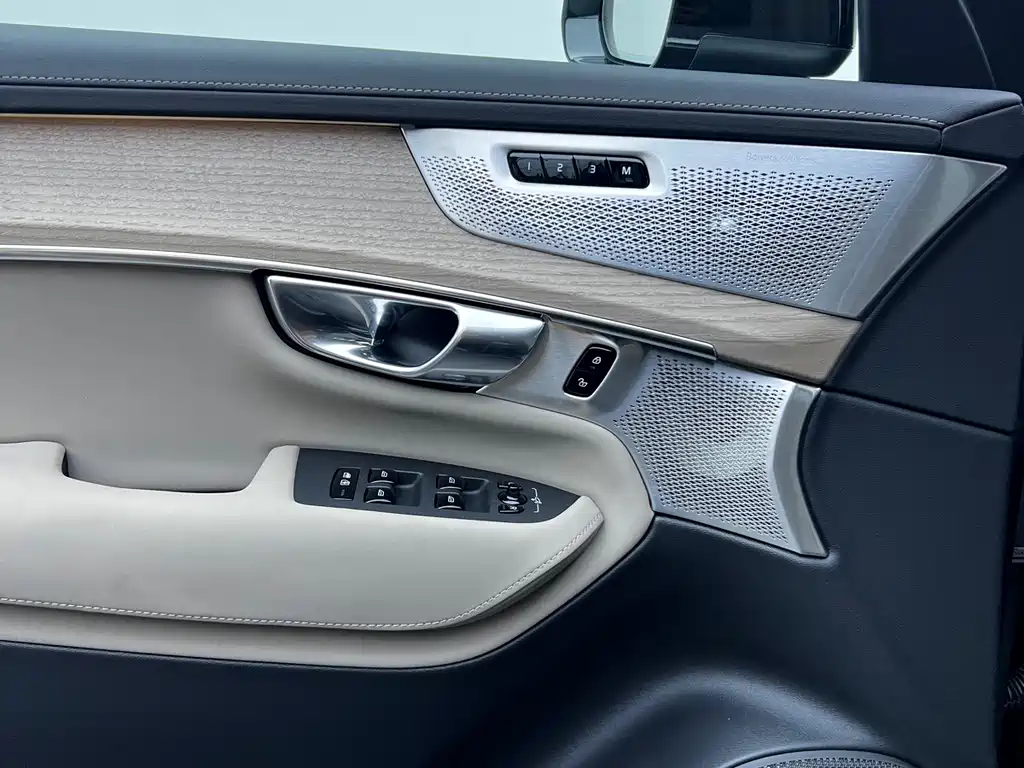 Volvo XC90 PHEV Facelift T8 Smart Supreme Luxury Edition 7 seats, фото 42