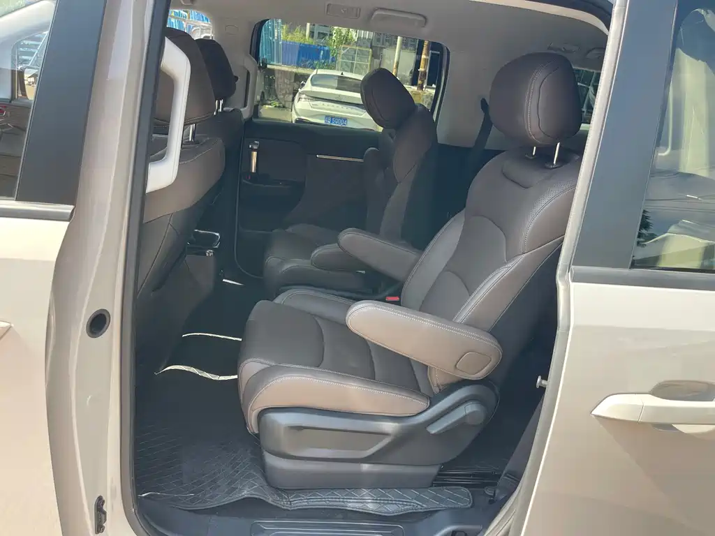 Wuling Звездный свет 730 Новая энергия — миниатюра 7