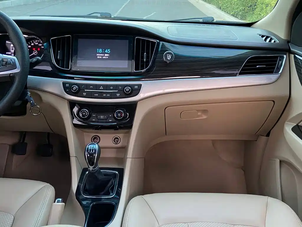 Baojun 730 — миниатюра 9