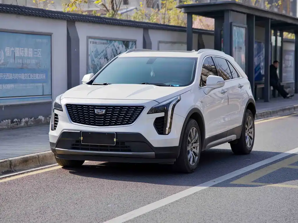 CADILLAC XT4