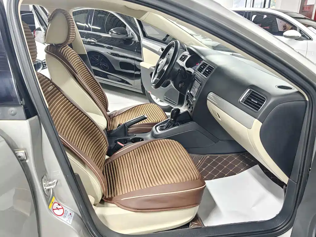 Volkswagen Sagitar — миниатюра 8