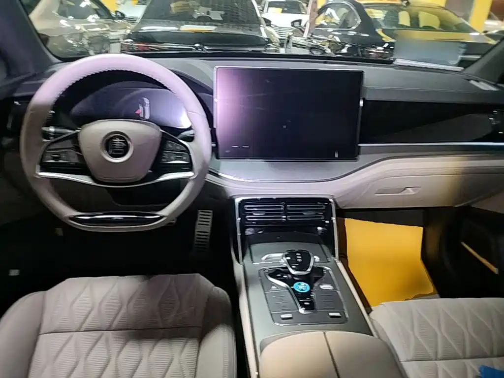 BYD Tang New Energy — миниатюра 14