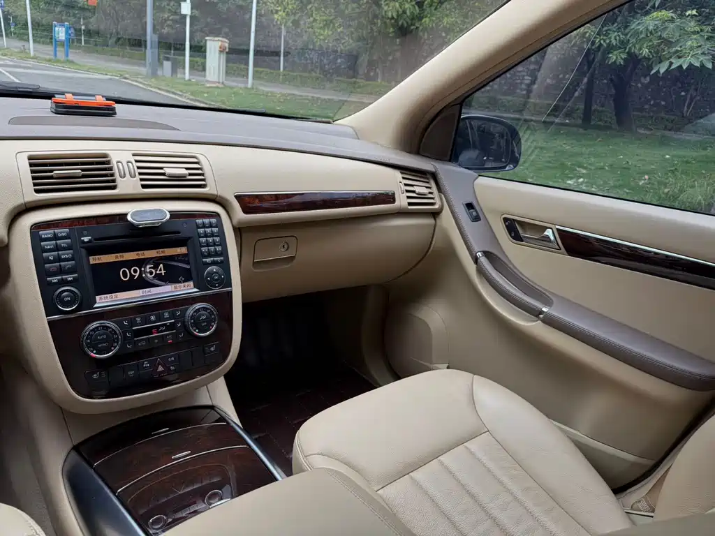 Mercedes-Benz R 2010 R 300 L