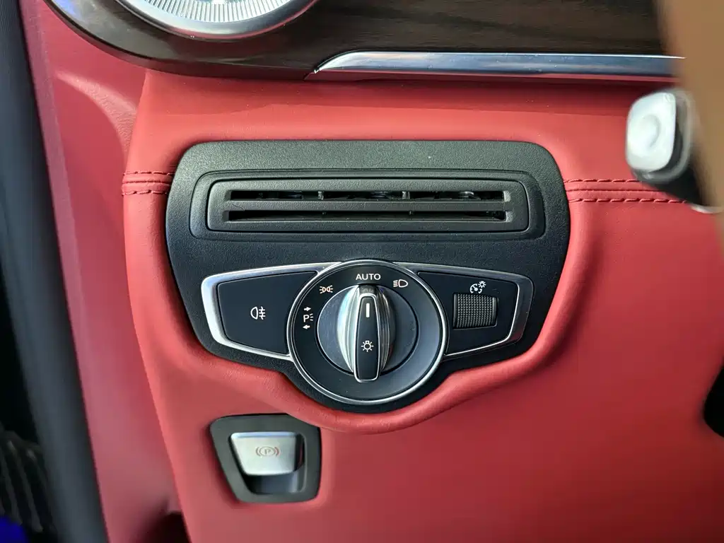 MERCEDES-BENZ V CLASS