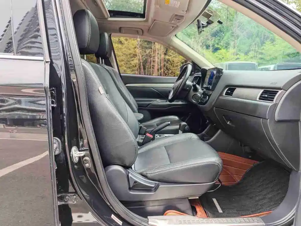 Mitsubishi Outlander (Import) — миниатюра 14