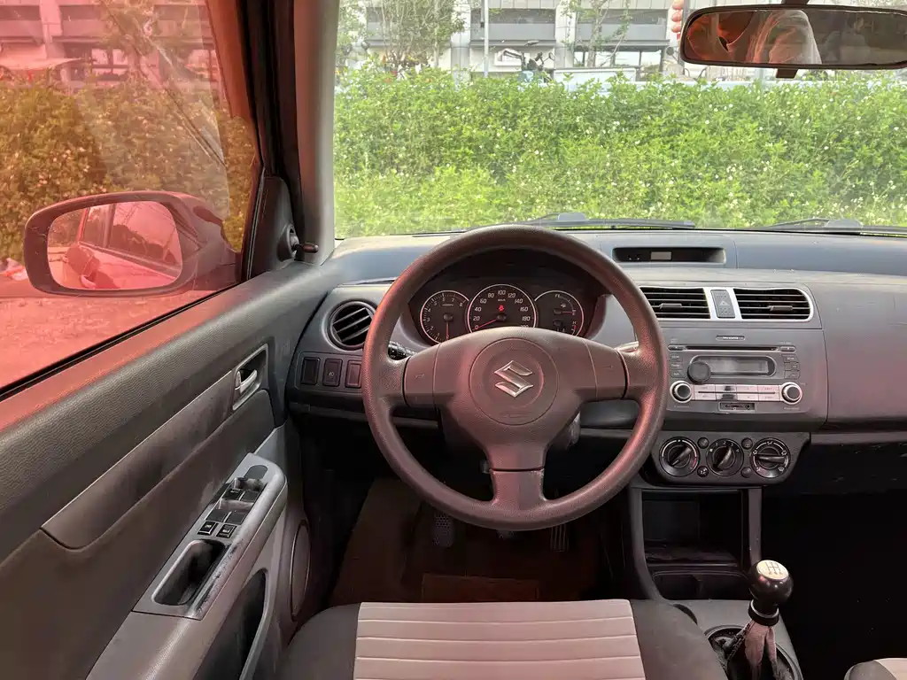Suzuki Swift — миниатюра 7