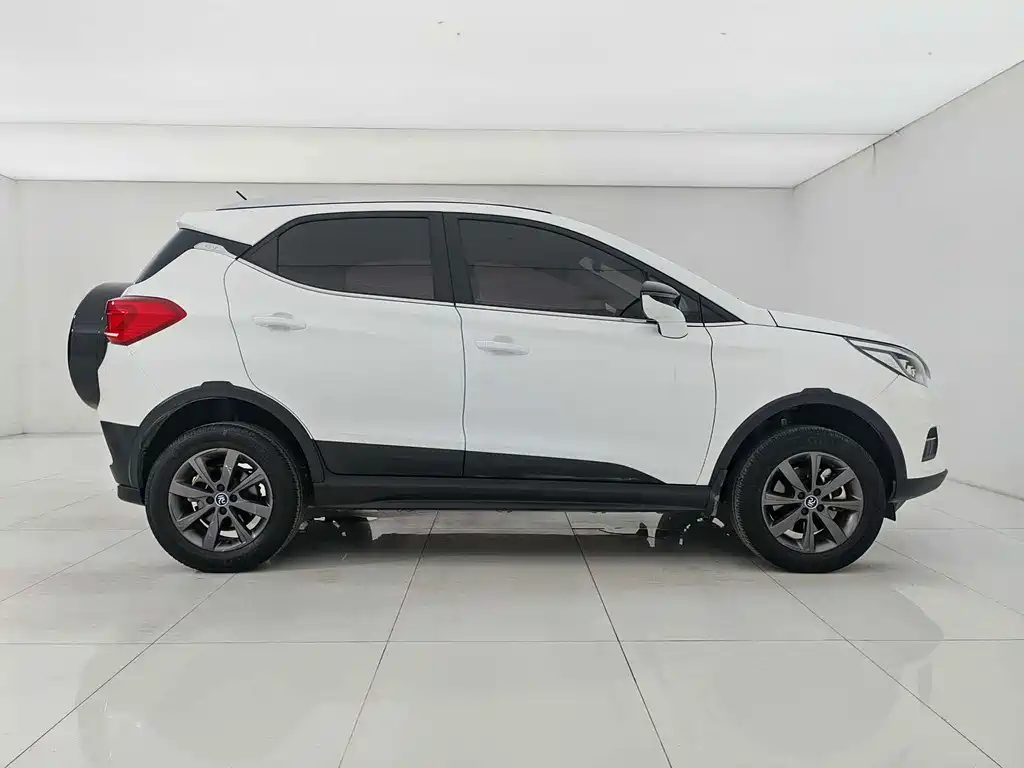 BYD Yuan EV — миниатюра 8