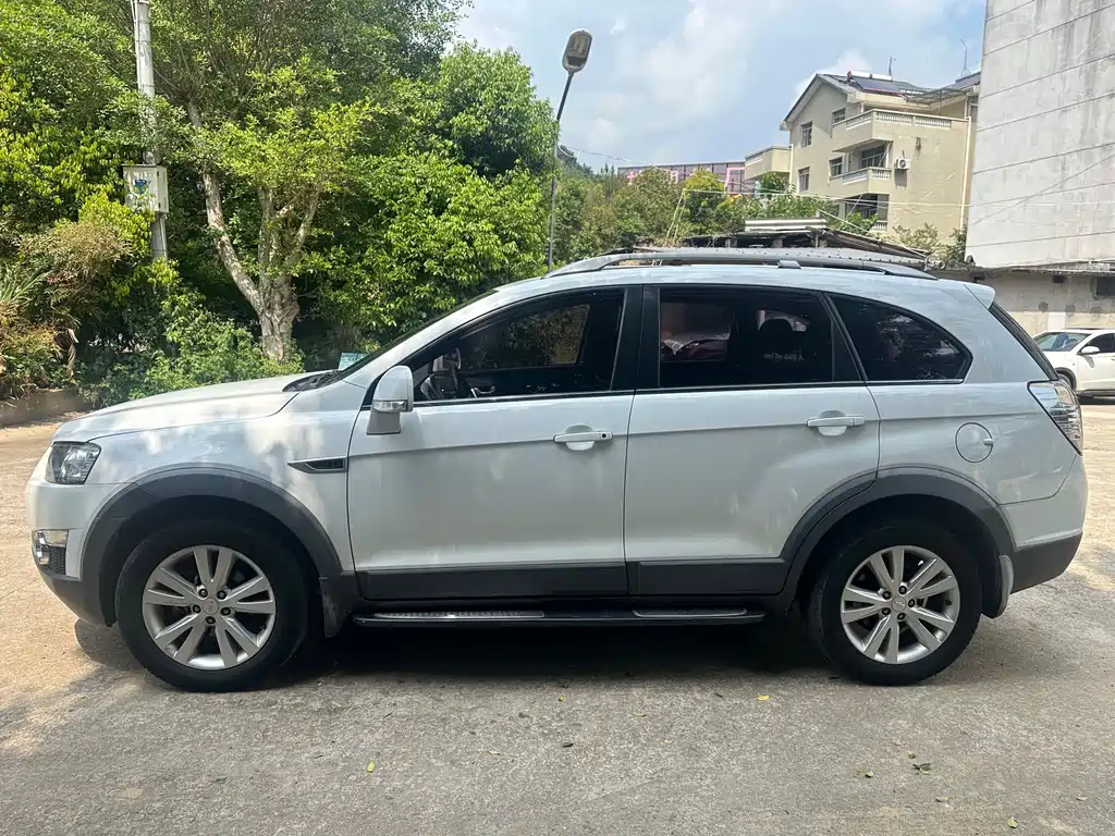 Chevrolet Captiva — миниатюра 3