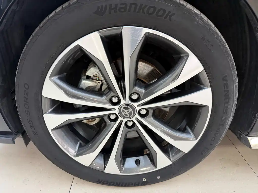 Toyota Granvia — миниатюра 29