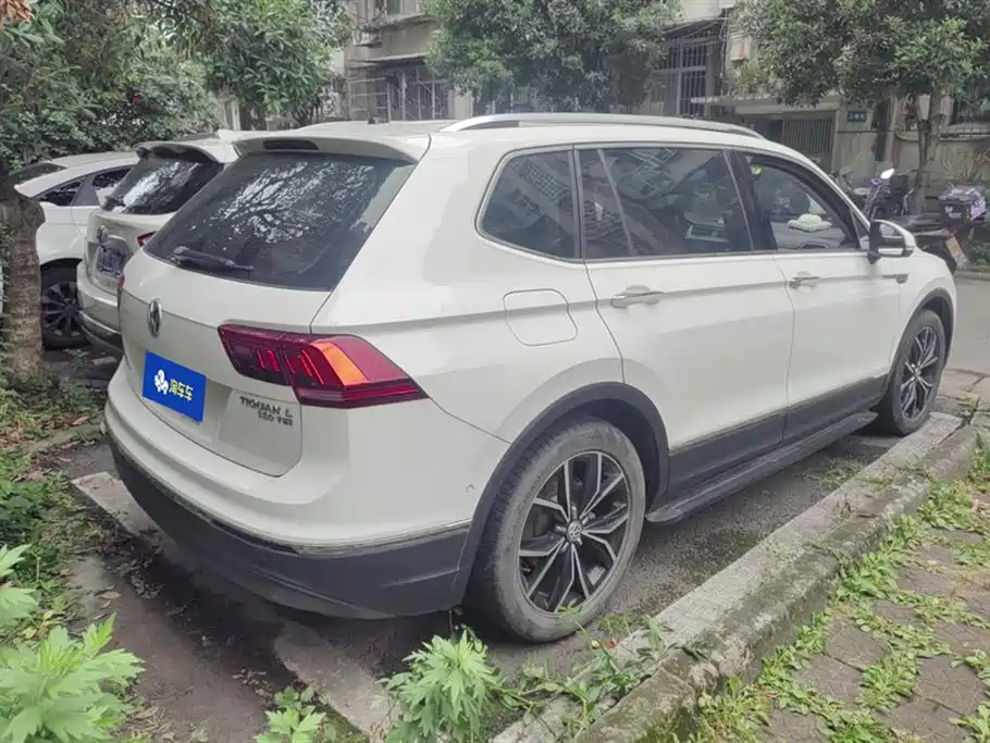 Volkswagen Tiguan L L 2019 330TSI AT Luxury V