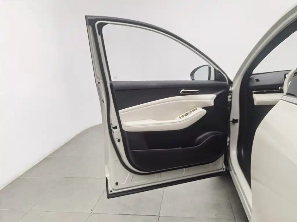 Baojun Yunhai — миниатюра 8