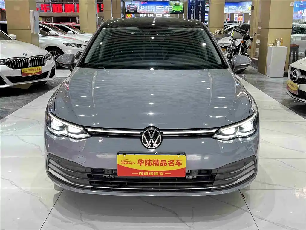 VOLKSWAGEN GOLF