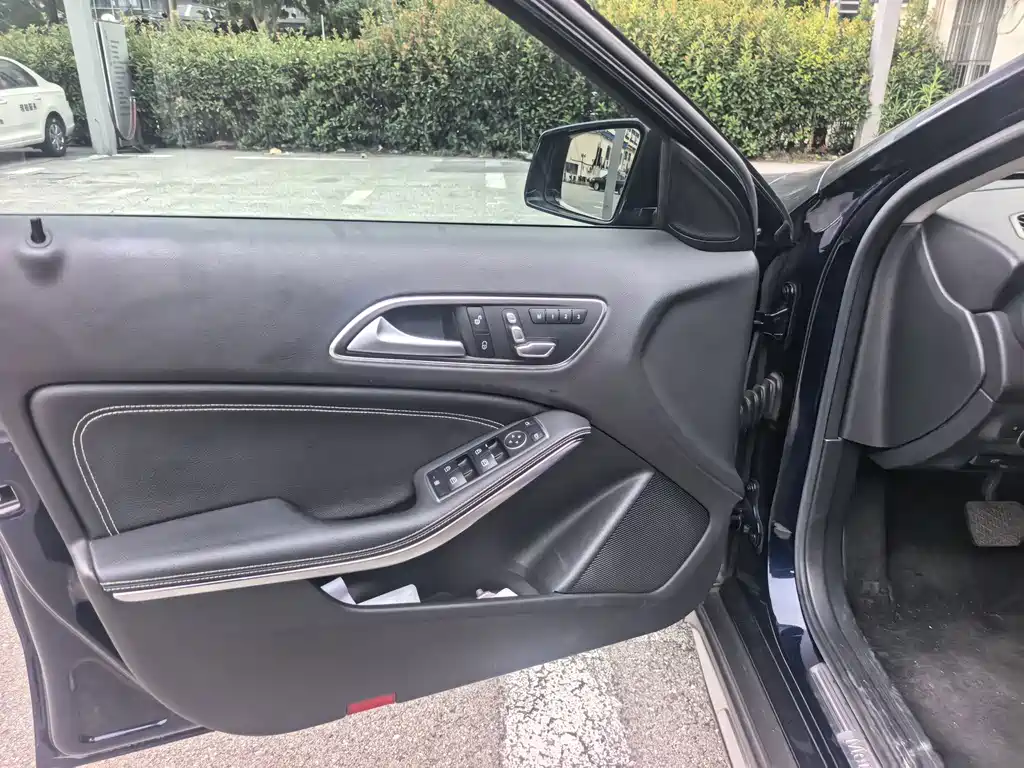 Mercedes-Benz GLA — миниатюра 18