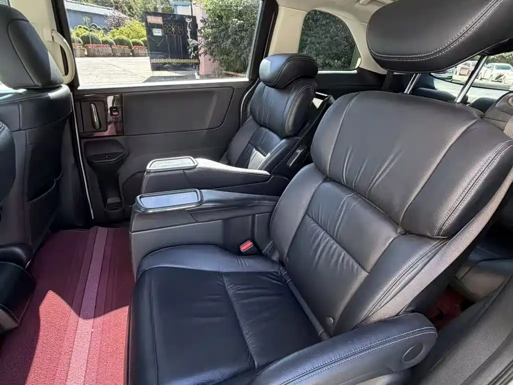 Honda Elysion — миниатюра 8