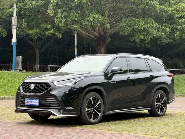 Toyota Crown Kluger
