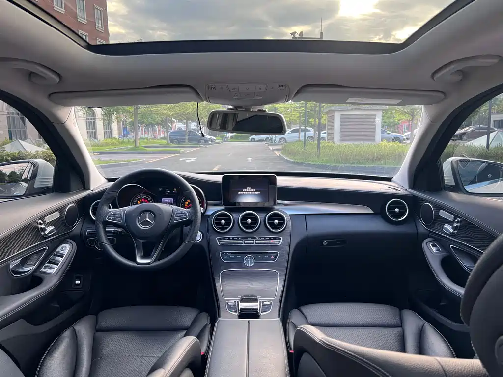 Mercedes-Benz C-Class — миниатюра 14