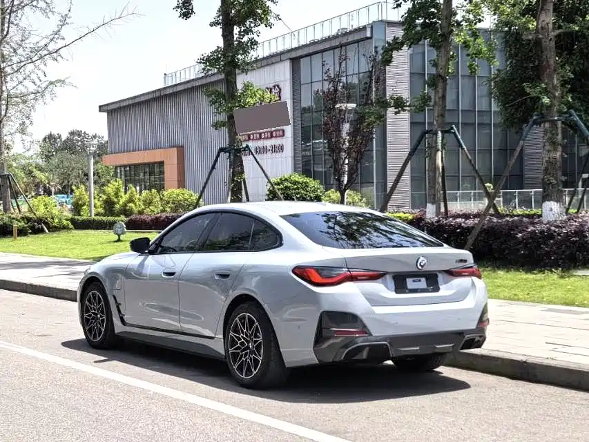 BMW i4 2023 eDrive35