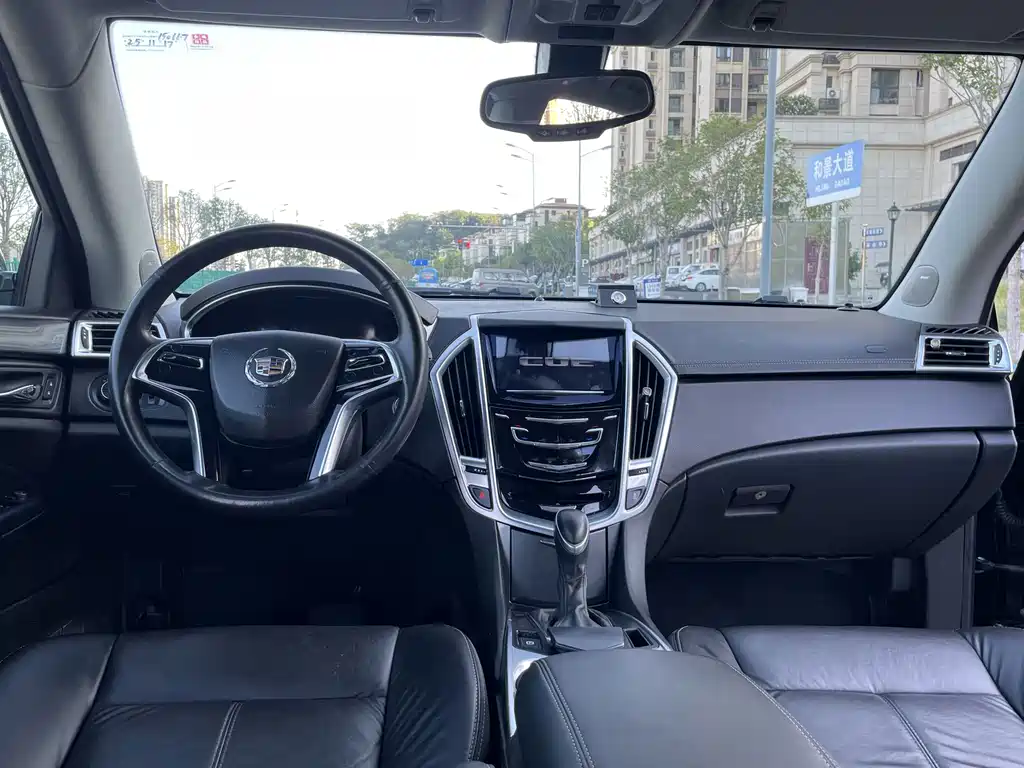 Cadillac SRX — миниатюра 6