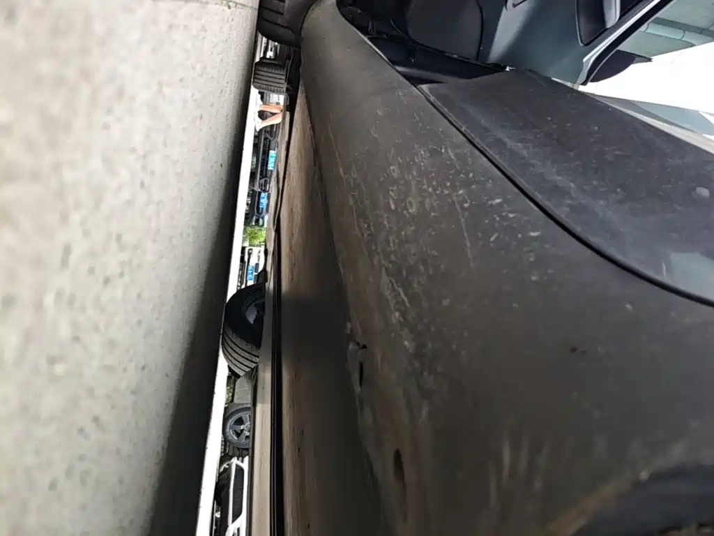 Tesla Model Y — миниатюра 22