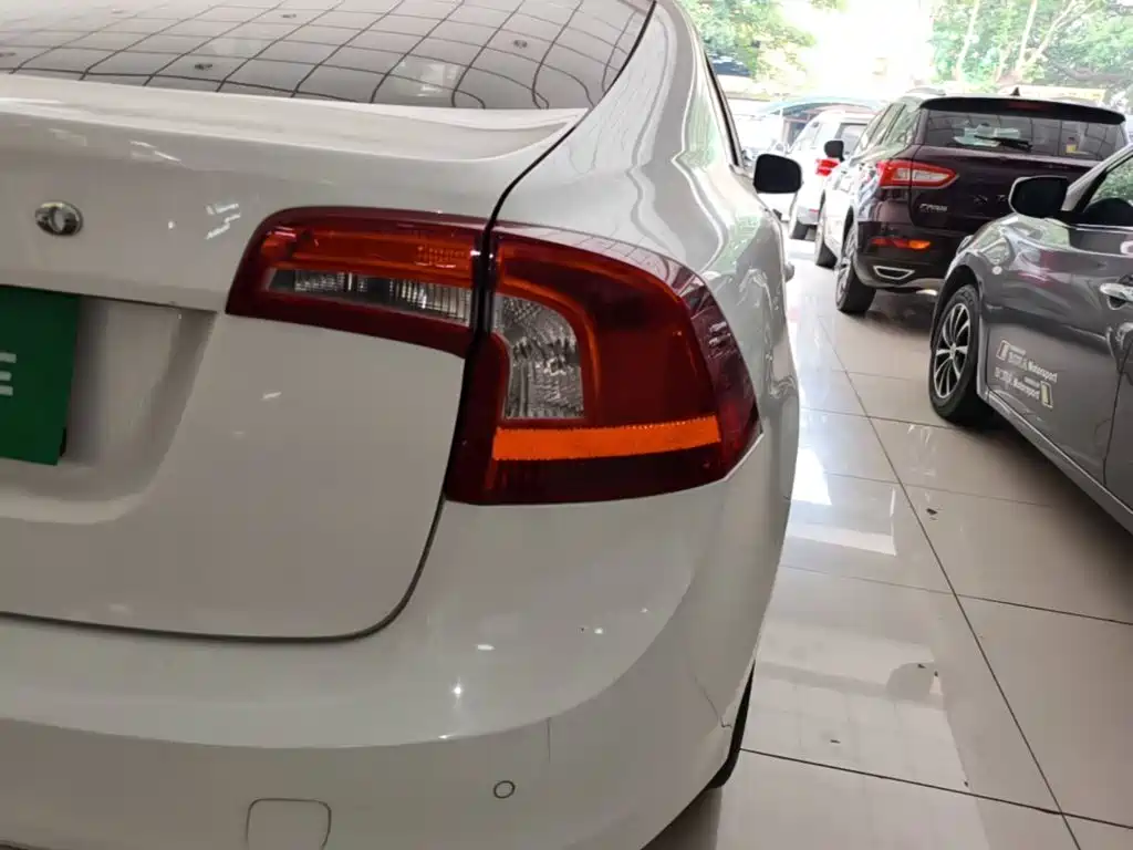 Volvo S60 — миниатюра 8