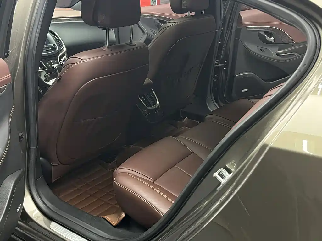 Buick LaCrosse — миниатюра 23