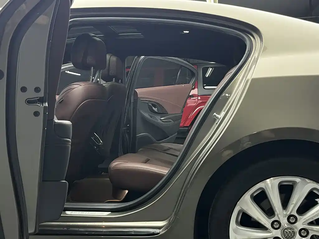 Buick LaCrosse — миниатюра 22