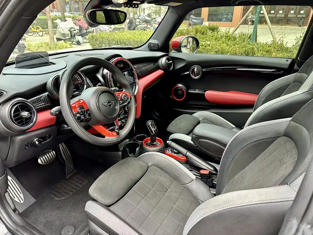 MINI JCW