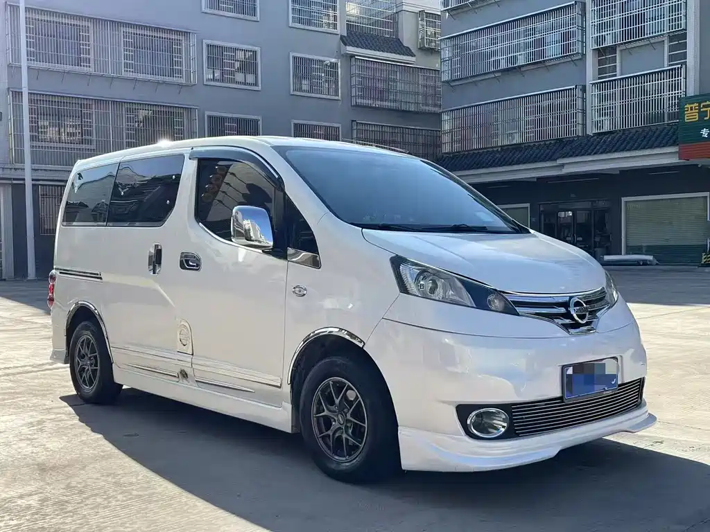 Nissan NV200 — миниатюра 12