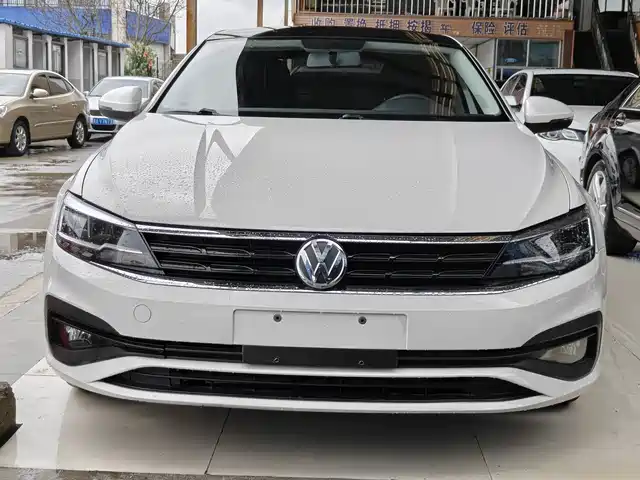 VOLKSWAGEN LINGDU