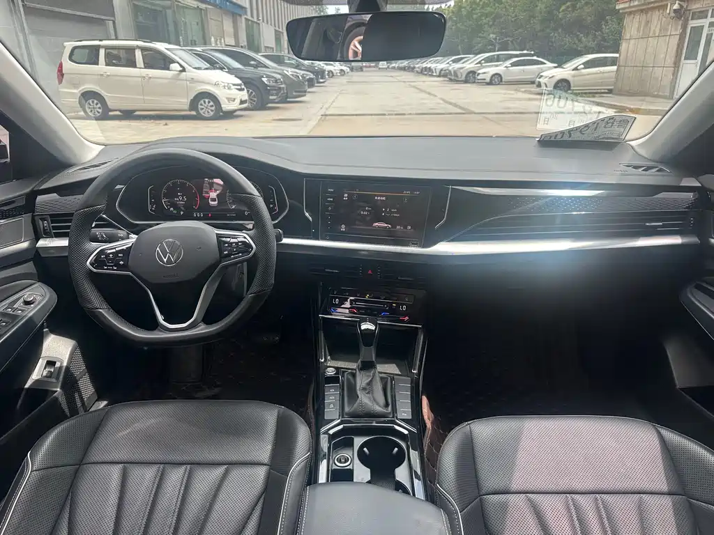 Volkswagen Passat 2024 380TSI