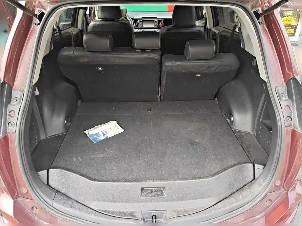 Toyota RAV4 — миниатюра 10