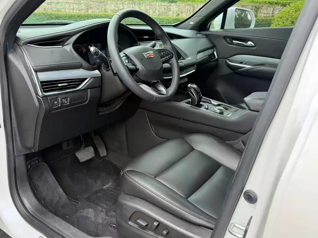 Cadillac XT4 — миниатюра 6