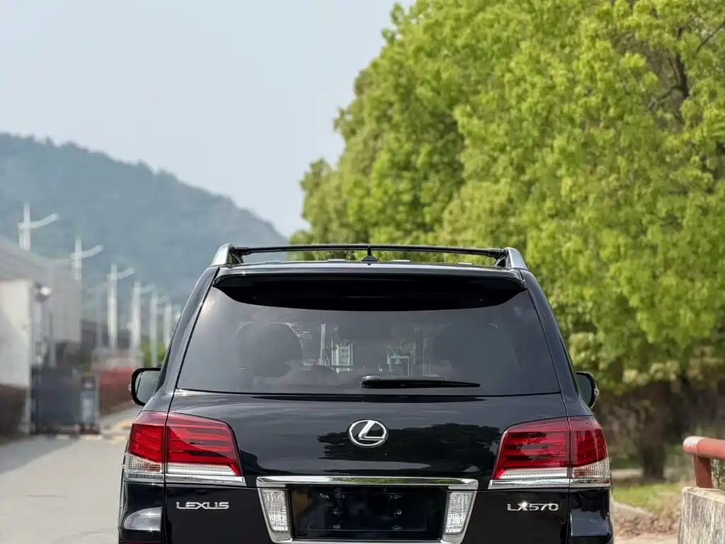 Lexus LX 2013 570