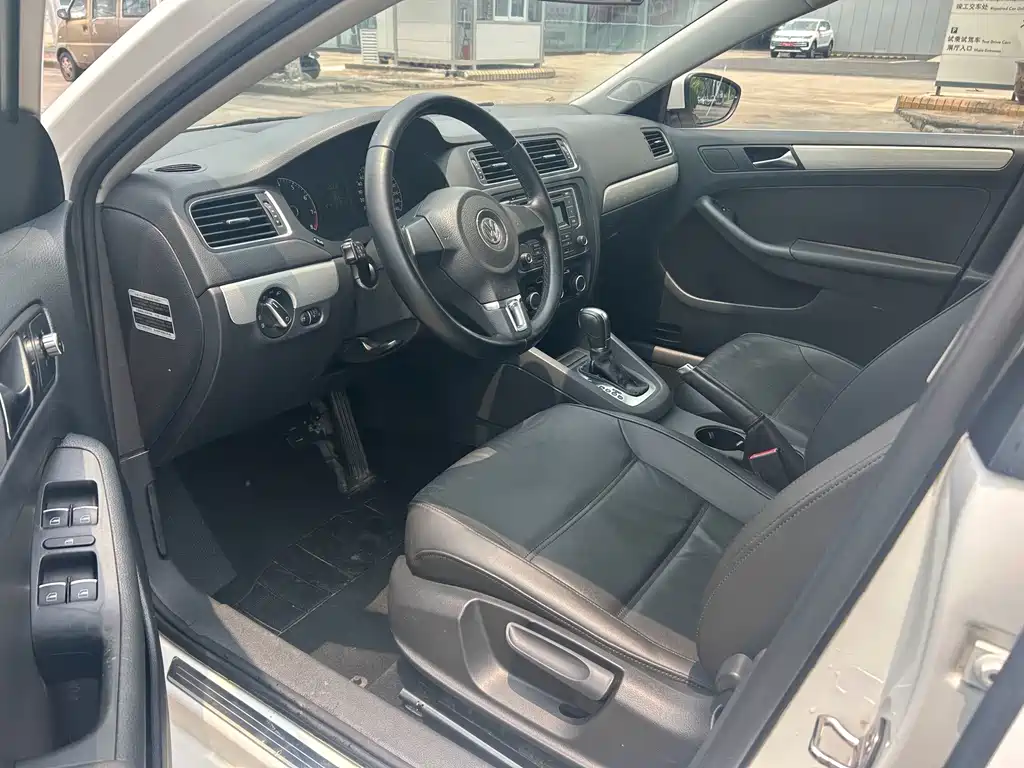 Volkswagen Sagitar — миниатюра 9
