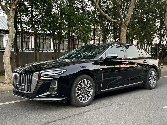 RED FLAG HONGQI H5 2022