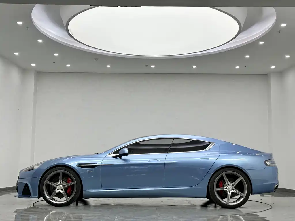 Aston Martin Rapide — миниатюра 4