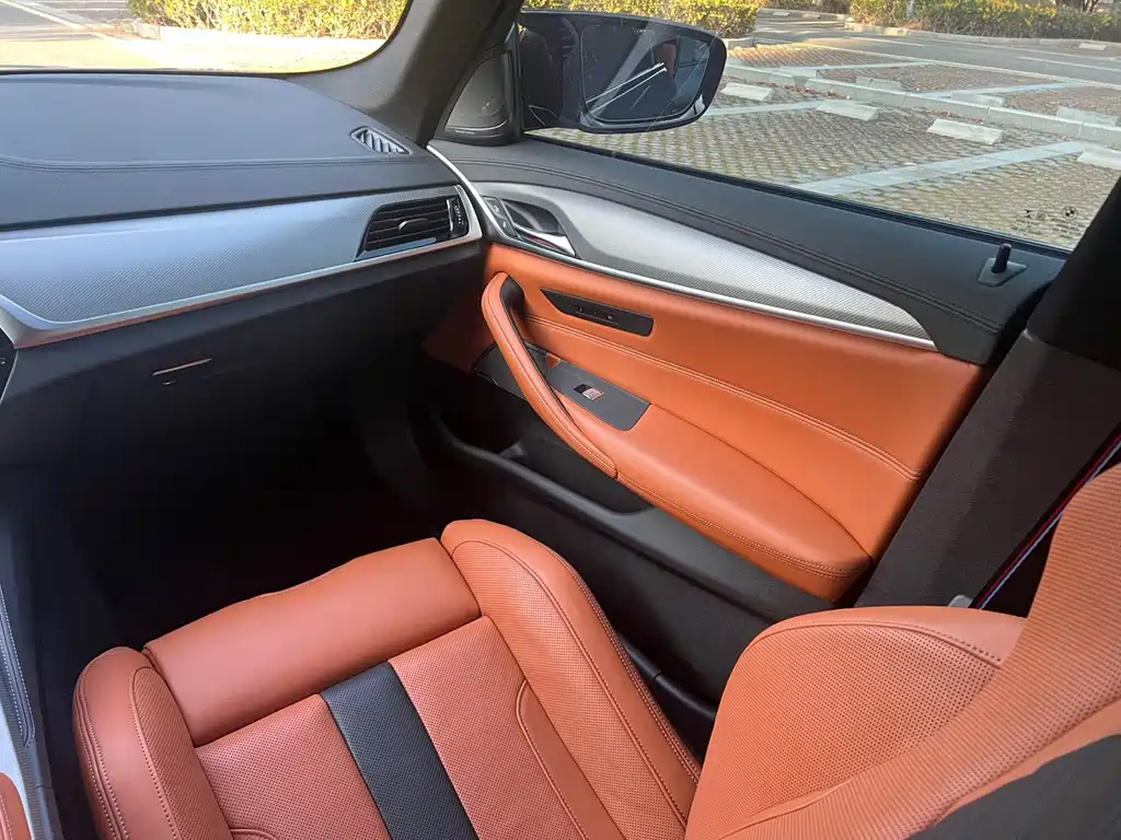 BMW M5 — миниатюра 13