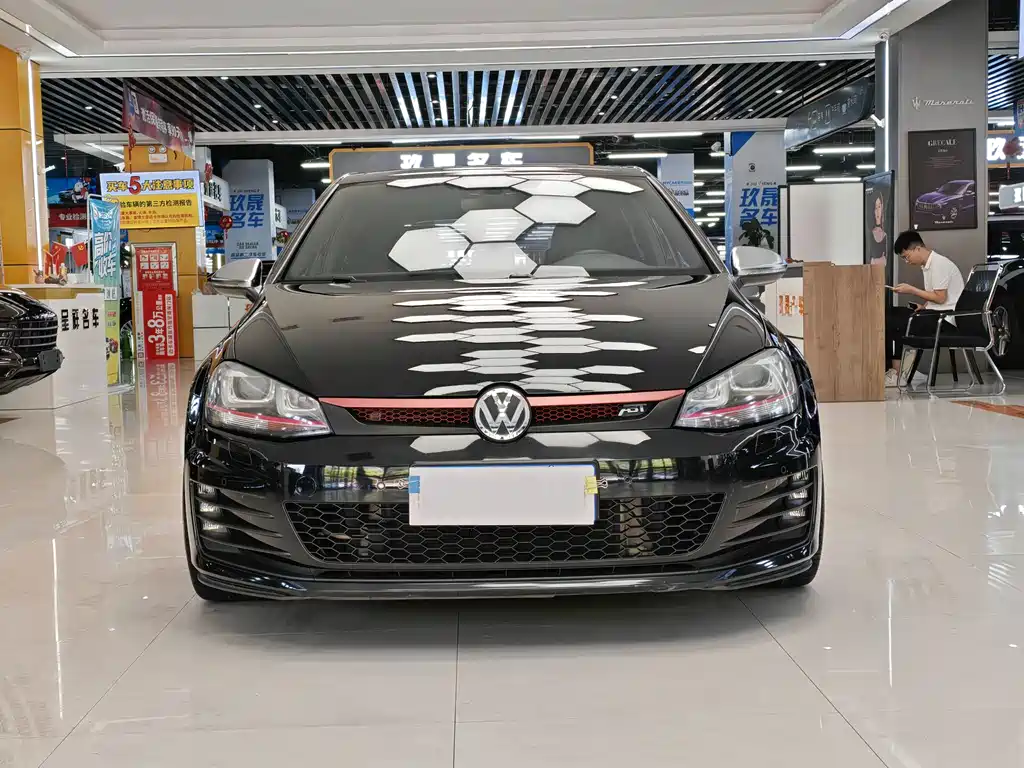 VOLKSWAGEN GOLF GTI