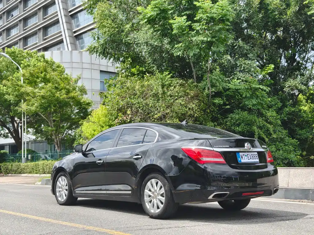 Buick LaCrosse — миниатюра 7