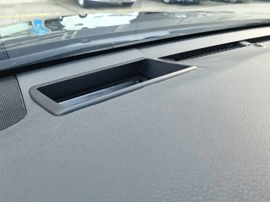 Toyota Camry — миниатюра 12