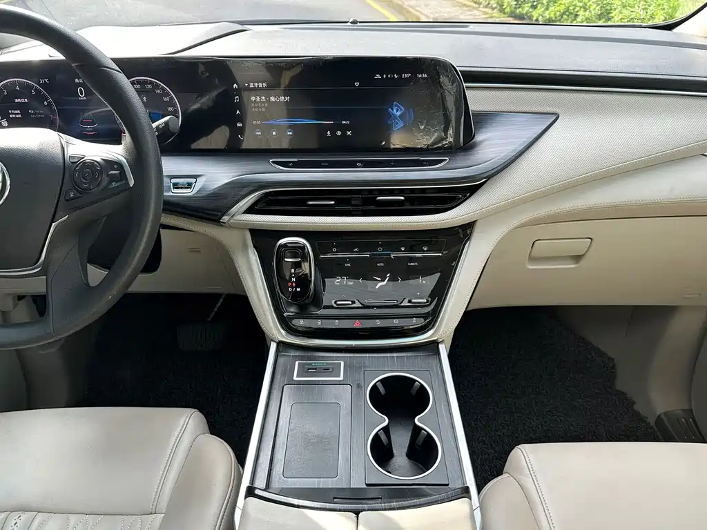 Buick GL8 — миниатюра 9