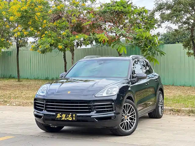 PORSCHE CAYENNE