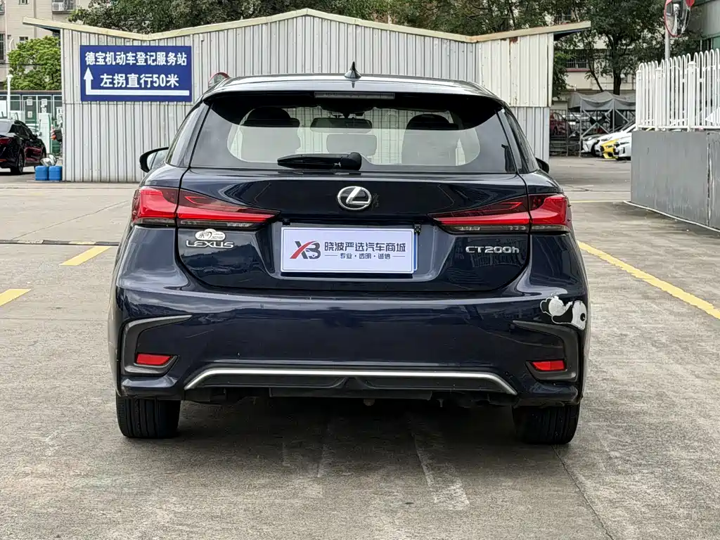 Lexus CT — миниатюра 5
