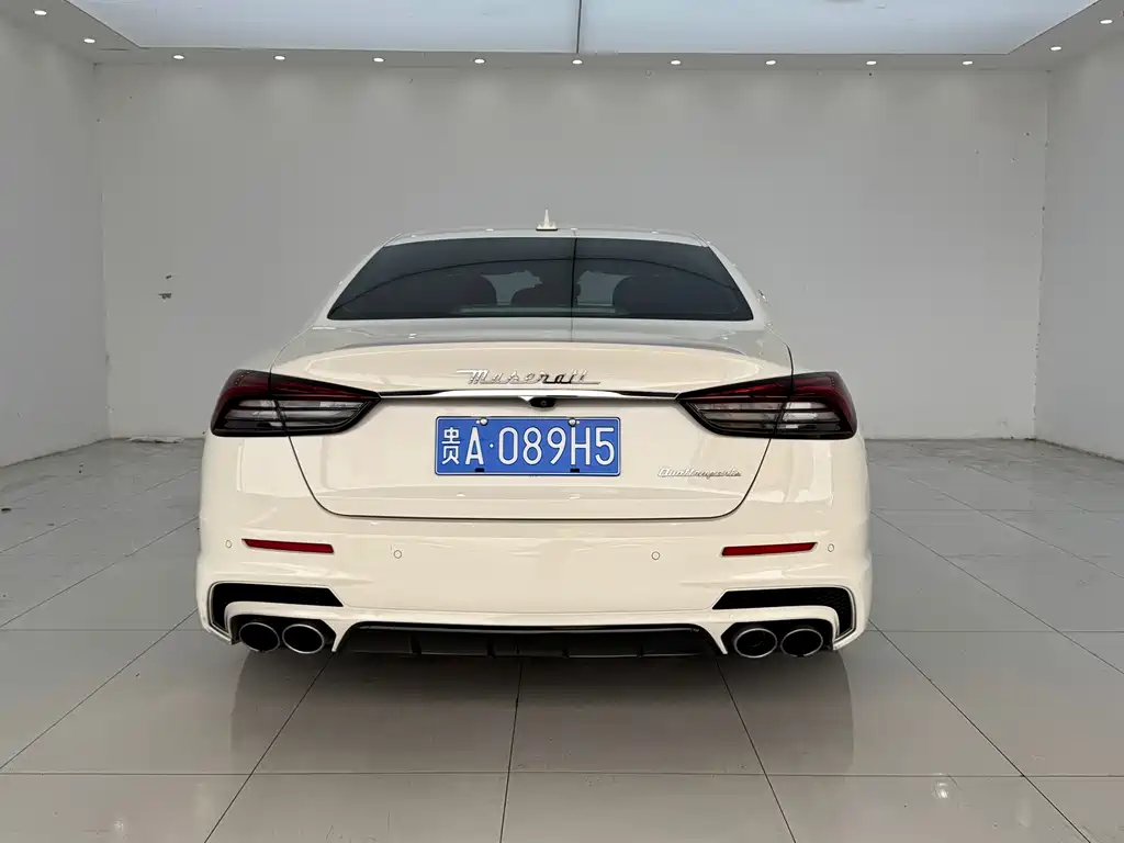 Maserati Quattroporte — миниатюра 8